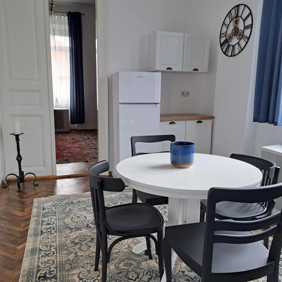 Weisz Apartment-City Center-Free Private Parking,Wifi,Ac Carei Eksteriør bilde