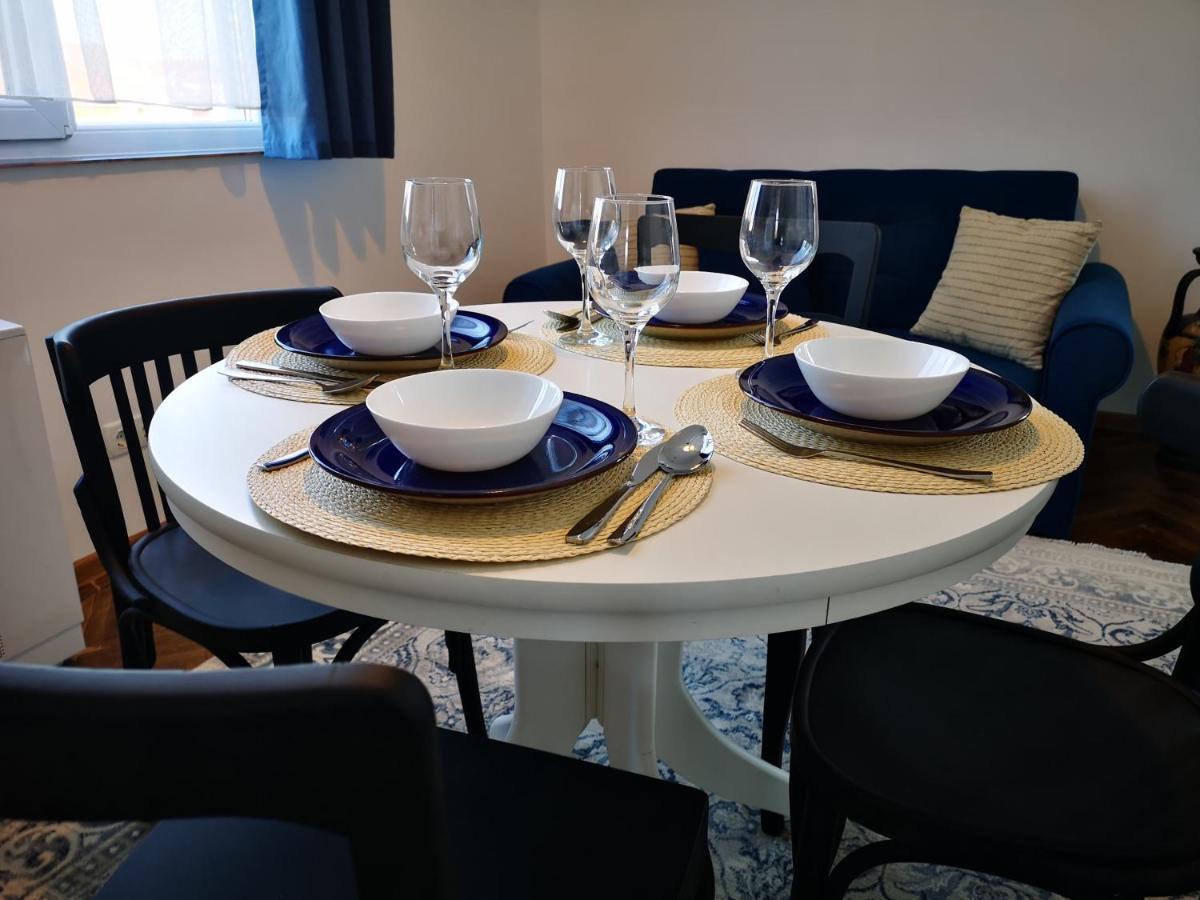 Weisz Apartment-City Center-Free Private Parking,Wifi,Ac Carei Eksteriør bilde