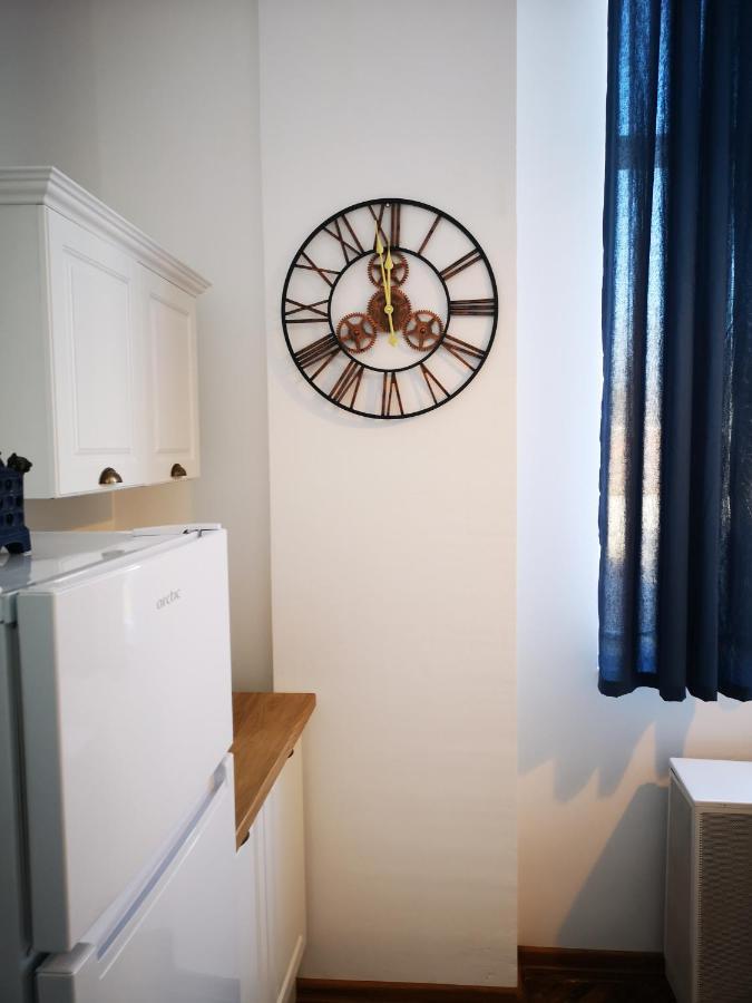 Weisz Apartment-City Center-Free Private Parking,Wifi,Ac Carei Eksteriør bilde