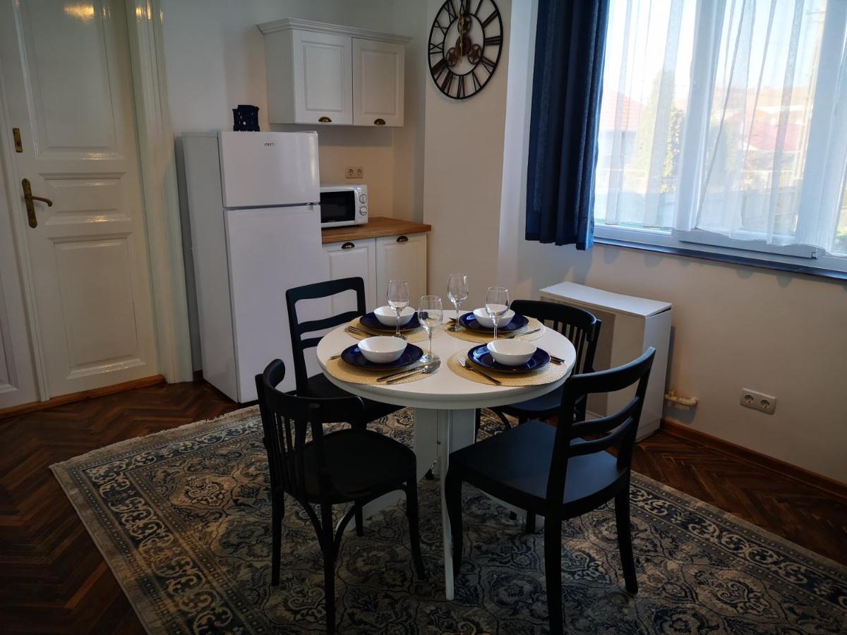 Weisz Apartment-City Center-Free Private Parking,Wifi,Ac Carei Eksteriør bilde