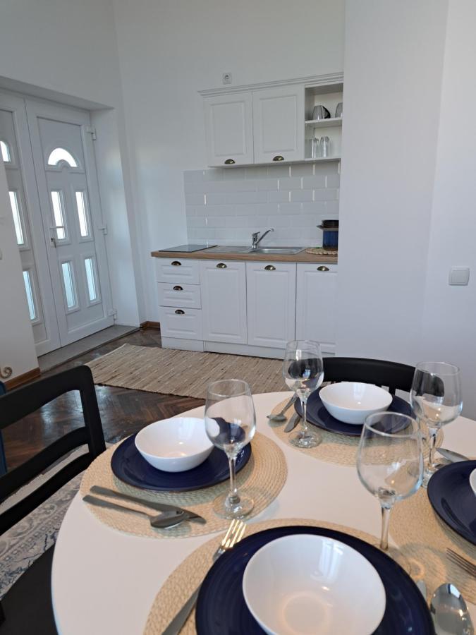 Weisz Apartment-City Center-Free Private Parking,Wifi,Ac Carei Eksteriør bilde