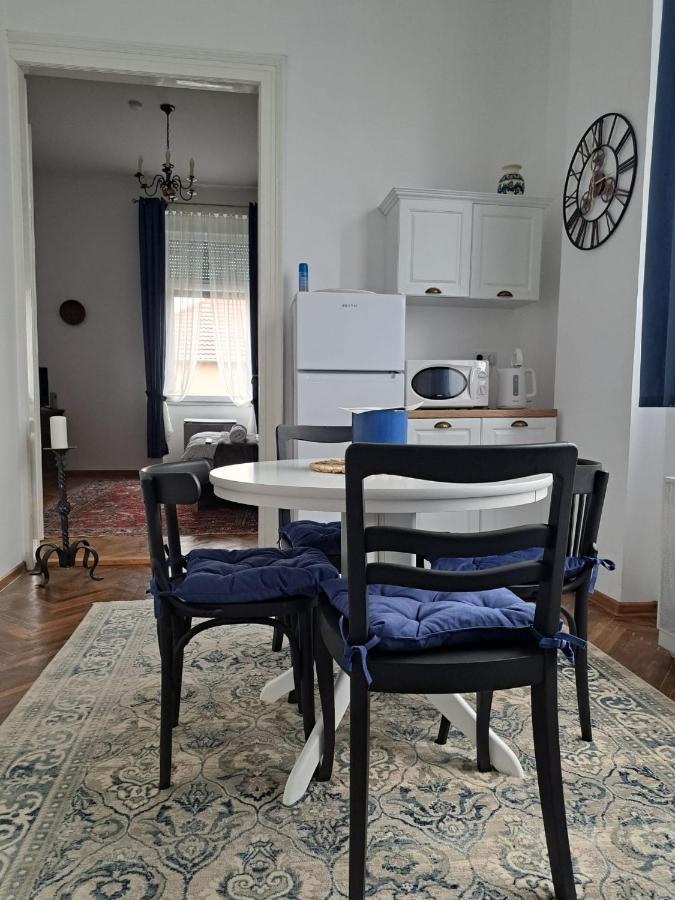 Weisz Apartment-City Center-Free Private Parking,Wifi,Ac Carei Eksteriør bilde